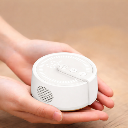 Hand holding portable thermal device with adjustable heat control